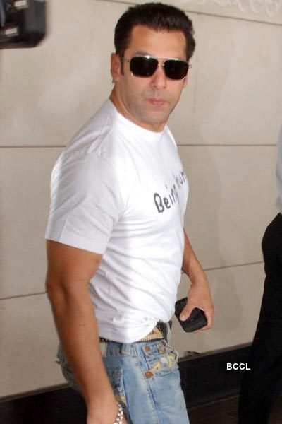 Salman leaves for Dubai