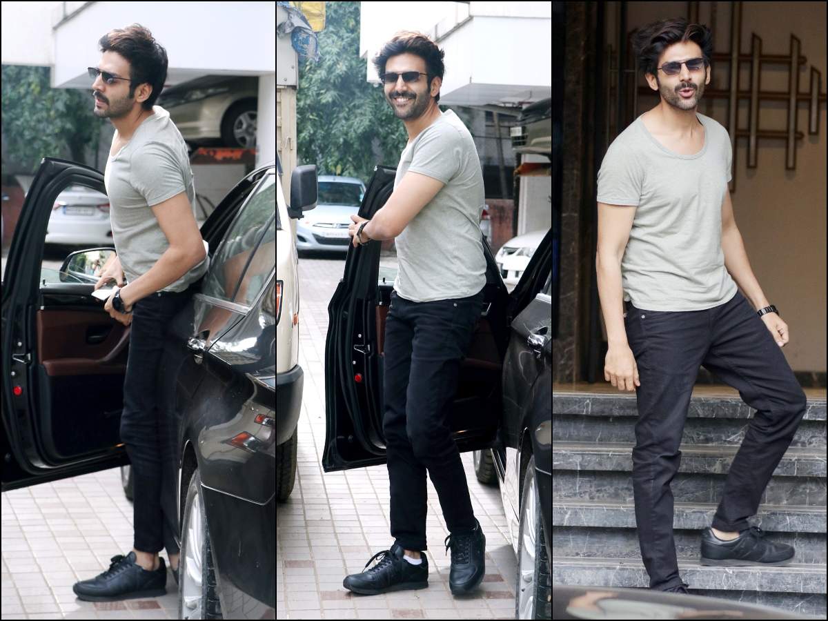 ​Kartik Aaryan is all smiles as he gets papped outside the gym
