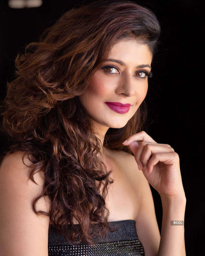Romantic pictures of Pooja Batra and Nawab Shah go viral on social media Pics | Romantic pictures of Pooja Batra and Nawab Shah go viral on social media Photos | Romantic pictures