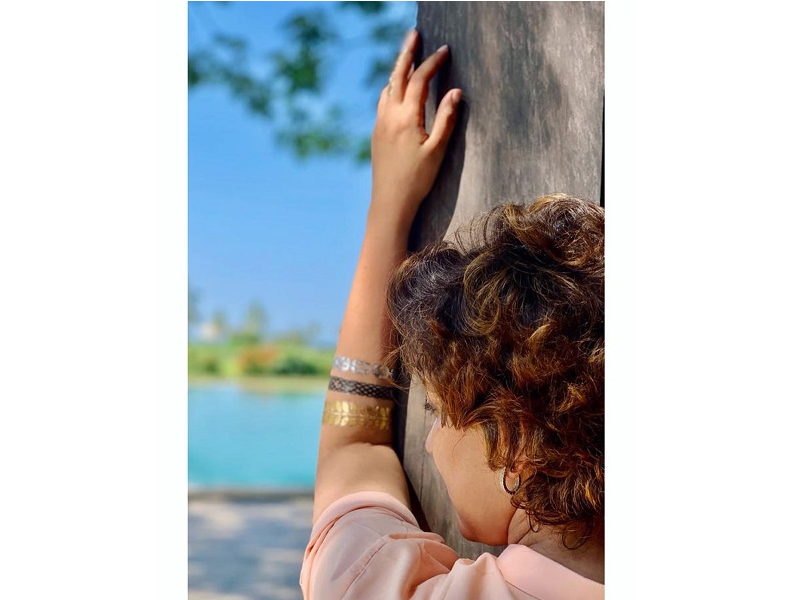 Sonali Bendre flaunts her shimmering tattoos in her latest post on social media