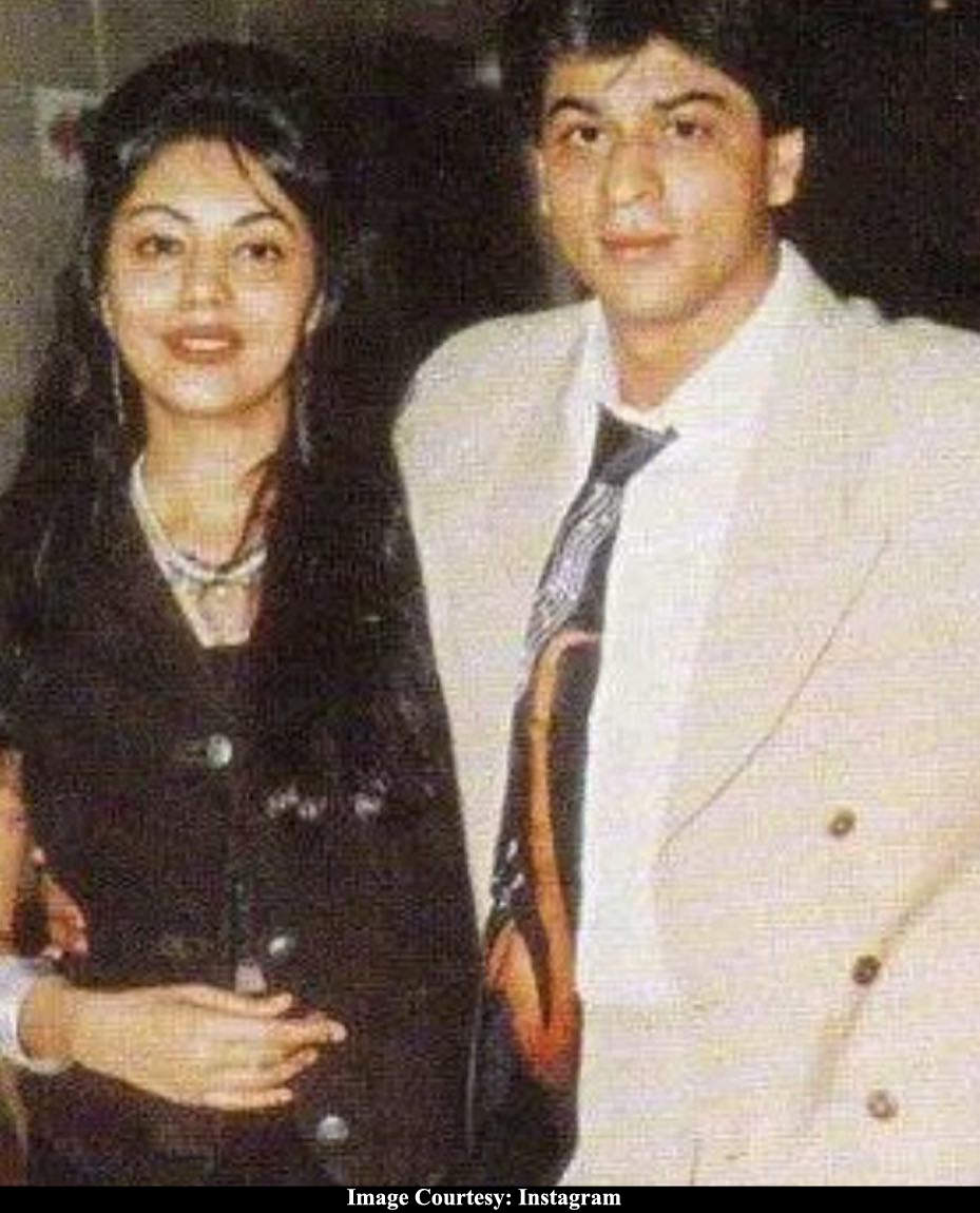 Shah Rukh Khan And Gauri In Old Pic From 90s. No Filter Needed