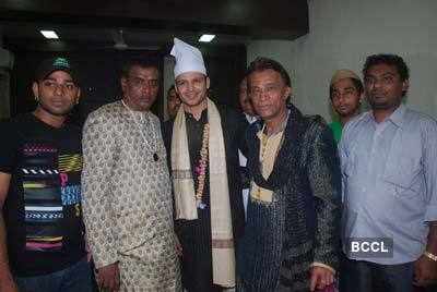 Vivek Oberoi visits Mahim Darga