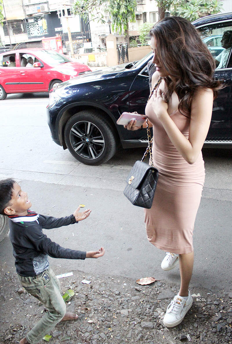 Janhvi Kapoor gets brutally trolled for her body hugging dress