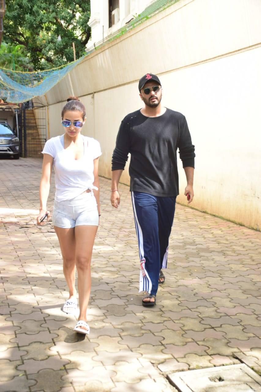 Photos: Malaika Arora and Arjun Kapoor give us major relationship goals as they step out together on a bright sunny day | Hindi Movie News - Times of India