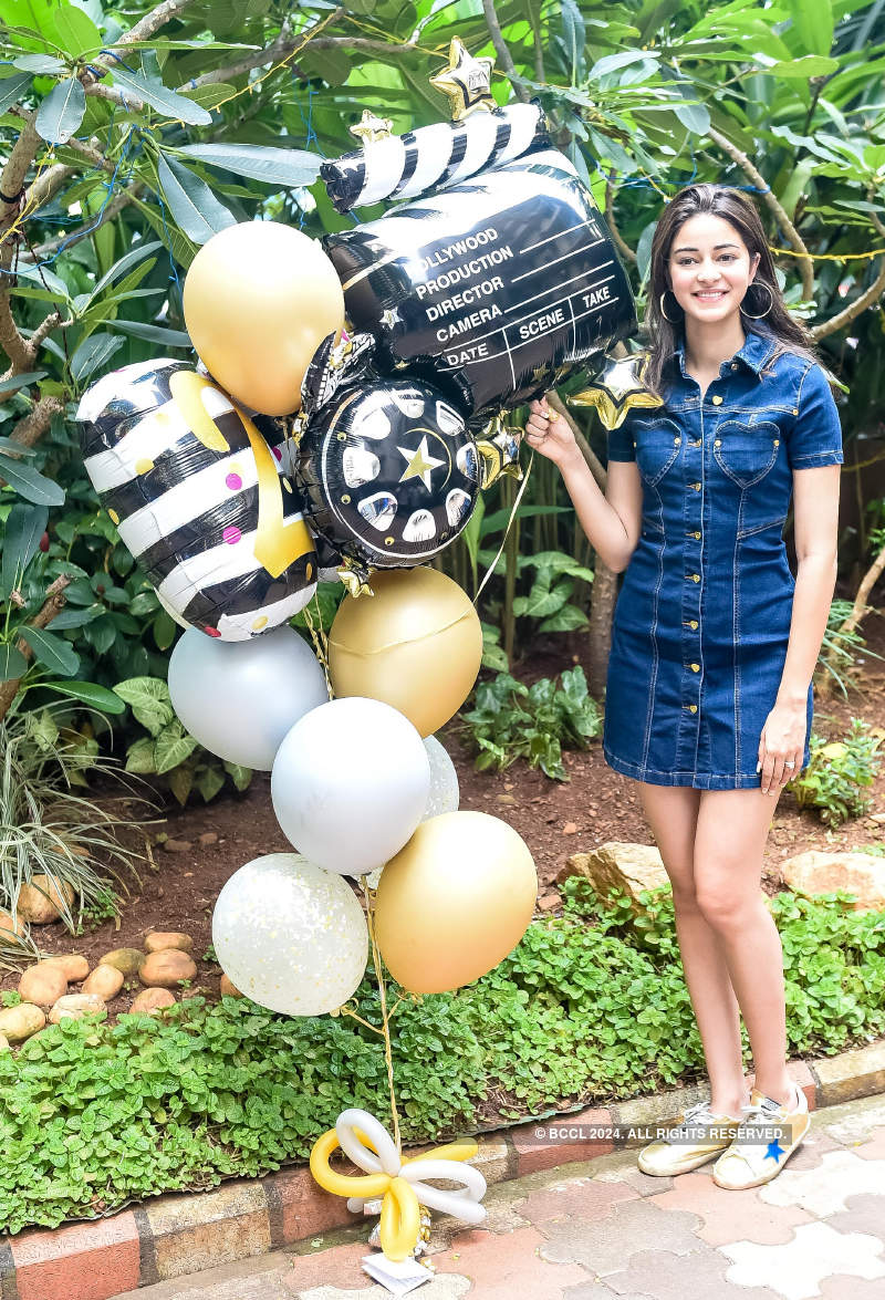 Ananya Panday celebrates her 21st birthday with media and fans