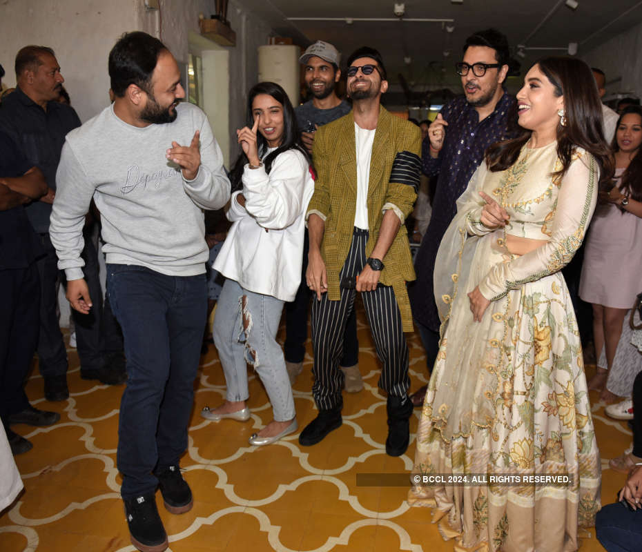 Ayushmann Khurrana, Bhumi Pednekar and team 'Bala' enjoy Diwali brunch