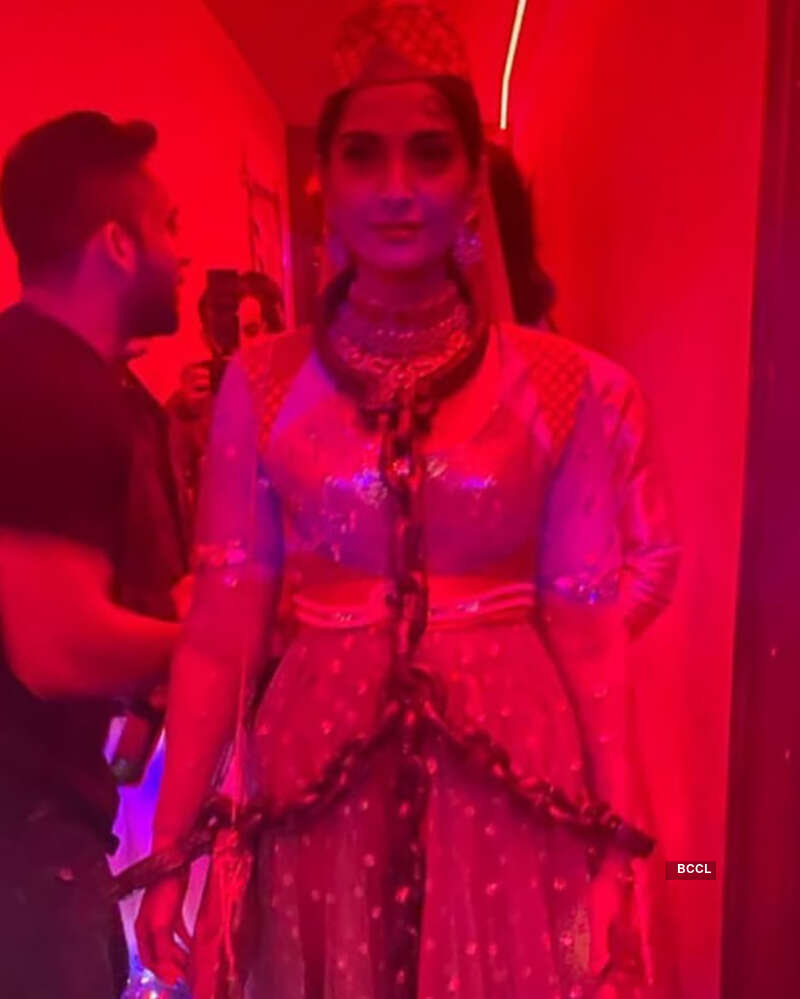 Inside pictures from Sonam Kapoor and Anand Ahuja&rsquo;s Halloween party
