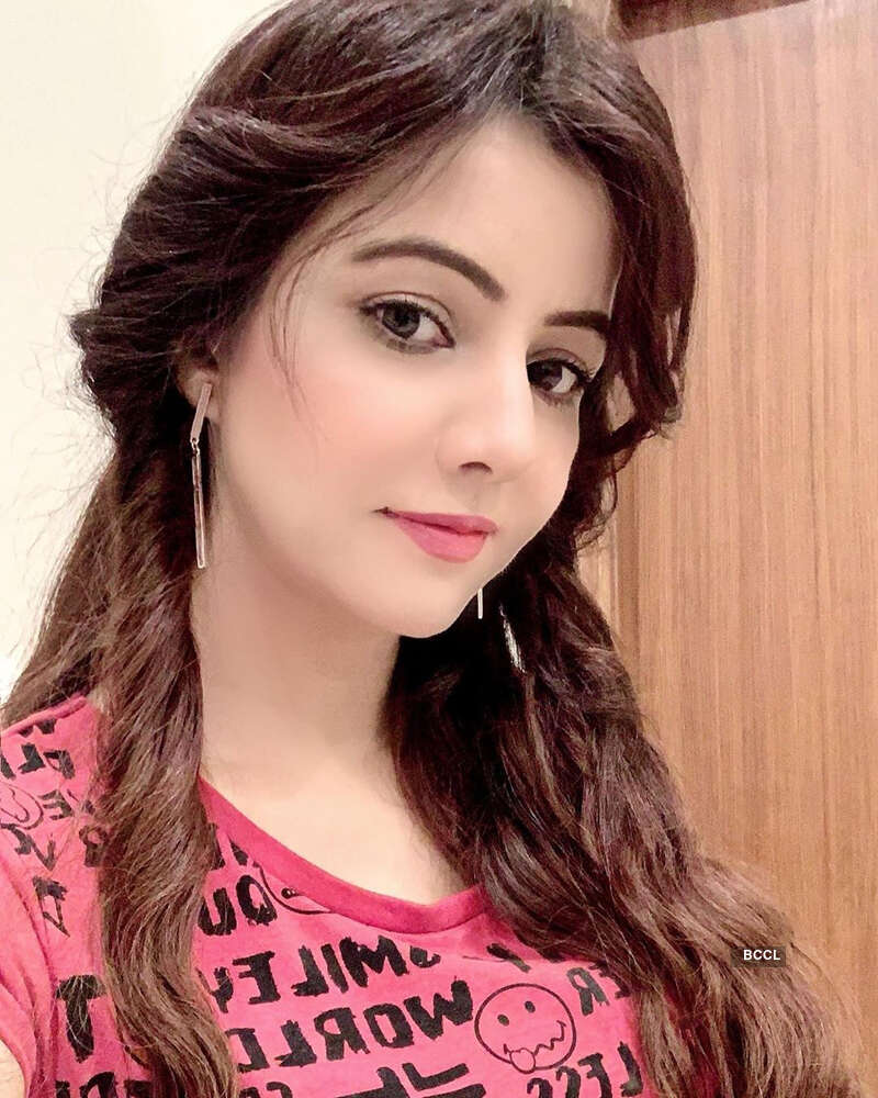  Rabi Pirzada&rsquo;s pictures