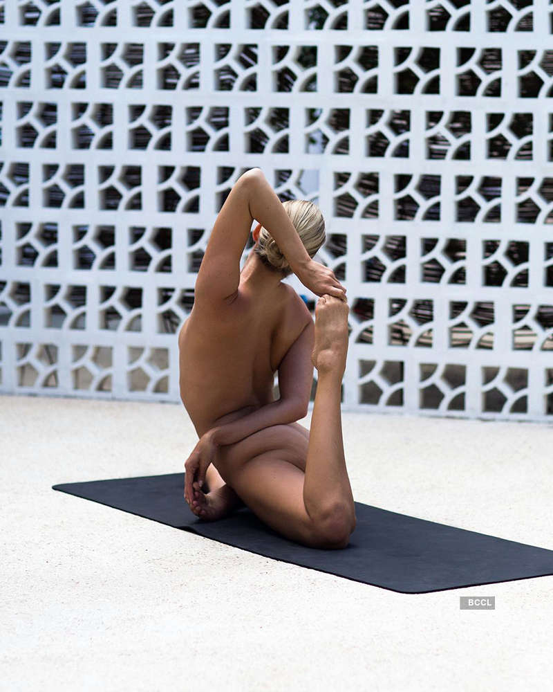 Viral pictures of this yoga girl are breaking the internet