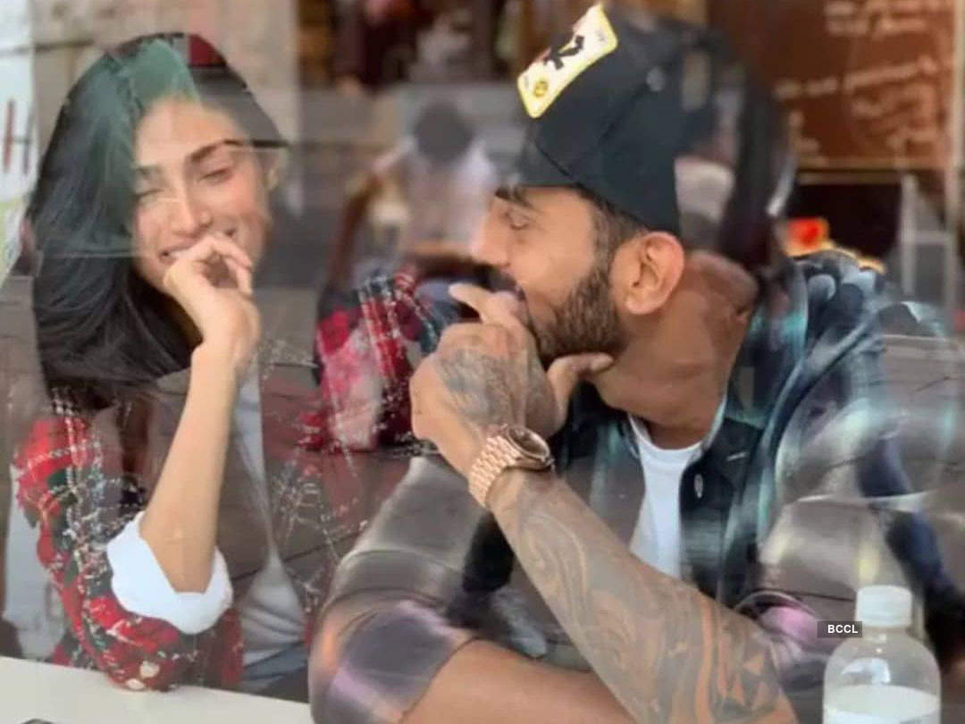 This adorable picture of KL Rahul with Athiya Shetty makes fans curious