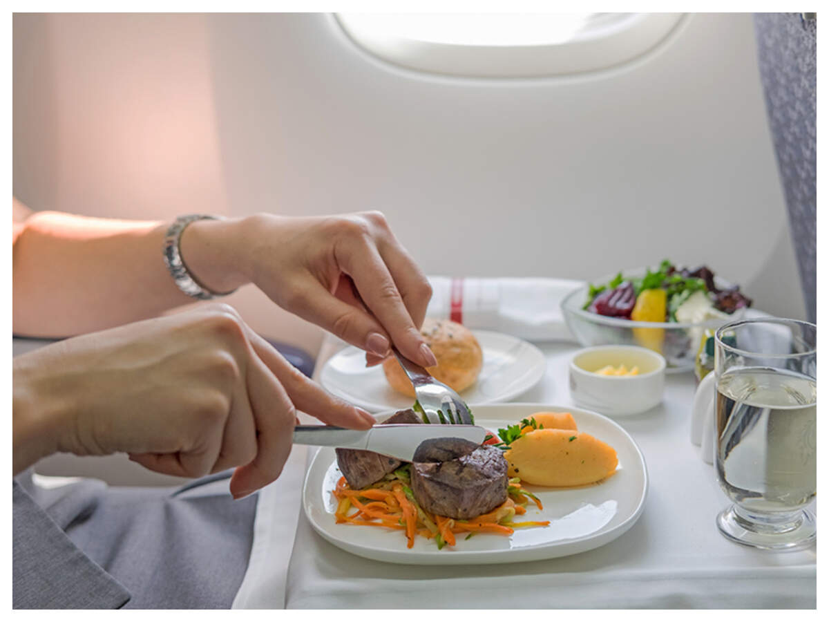 Foods rules to keep in mind while travelling
