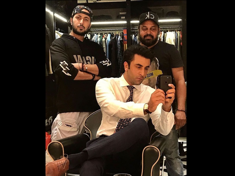 Ranbir Kapoor amps up his casual look with ₹25,000 cap; see photos
