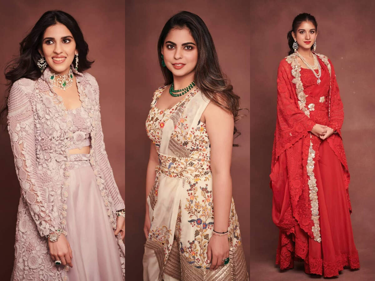 Photos Aishwarya Rai Bachchan And Ambani Ladies Steal The Show At