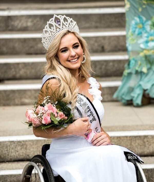First woman in wheelchair to compete in beauty pageant