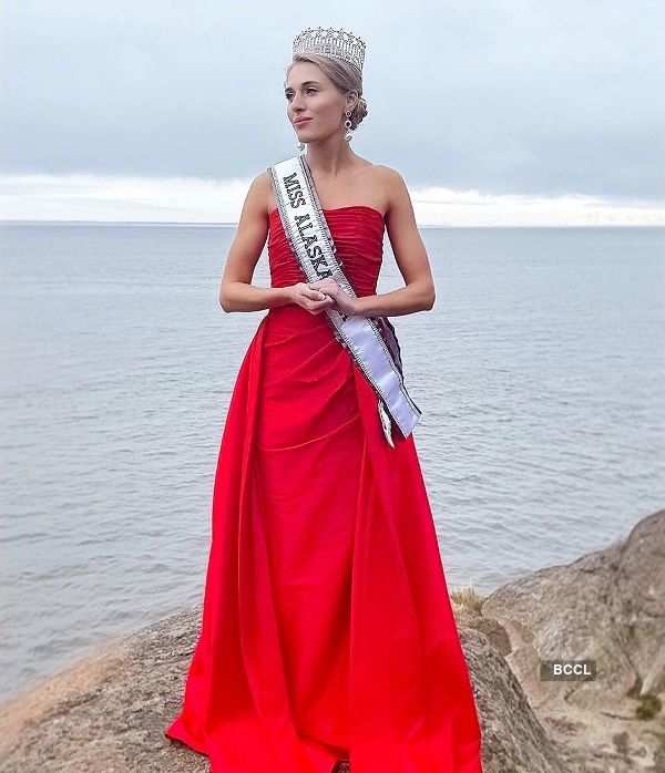 Hannah Carlile Crowned Miss Alaska Usa 2020