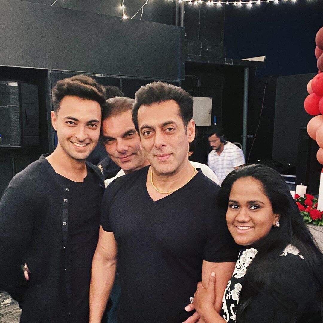 View pic: Salman Khan poses with sister Arpita Khan Sharma ...