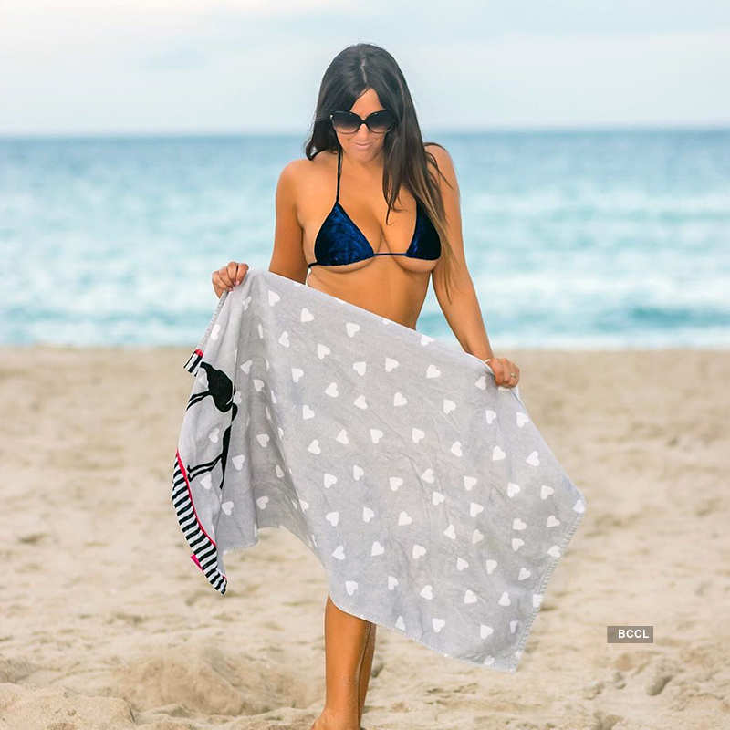 Model Claudia Romani’s bikini pictures are sweeping the internet