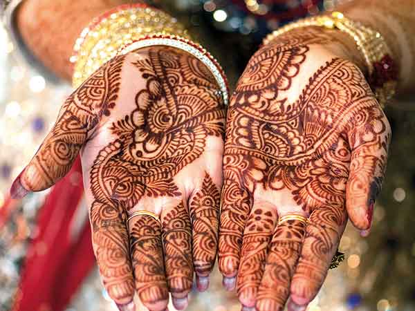 Grab Some Mehendi Inspiration This Wedding Season Times Of India