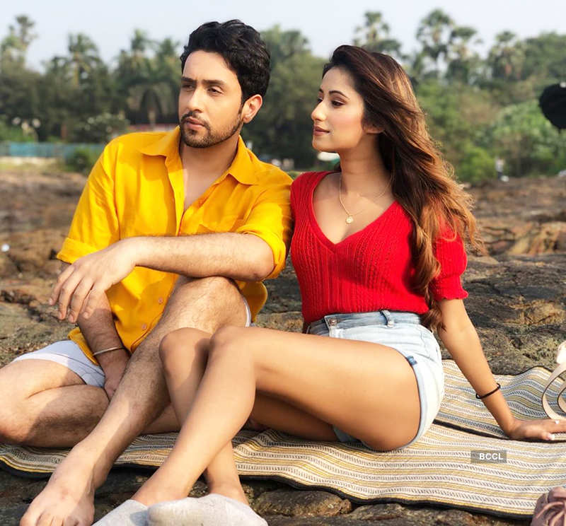 Glamorous pictures of Adhyayan Suman's ex-girlfriend Maera Mishra go viral