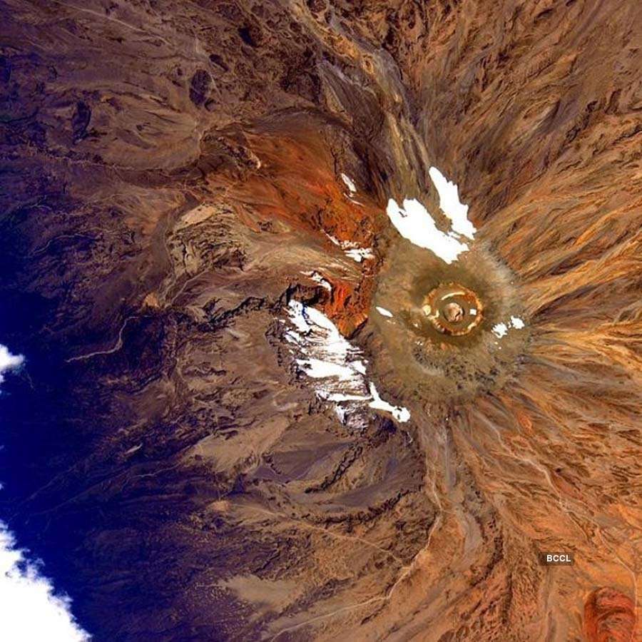Astronaut Scott Kelly captures the earth from space in these stunning pictures