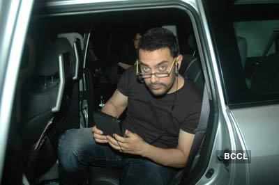 Aamir snapped with his iPad