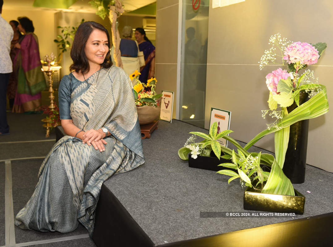 Ikebana blends with yoga in a unique exhibition