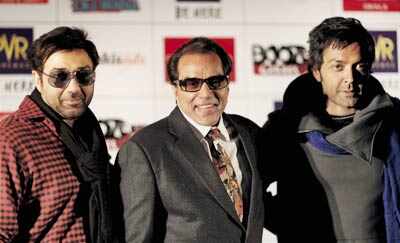 Deols promote 'Yamla Pagla..'