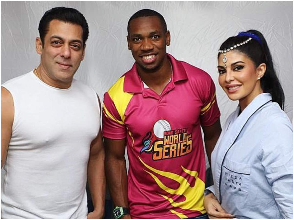 Salman Khan and Jacqueline Fernandez pose for a picture with Olympic medallist Yohan Blake