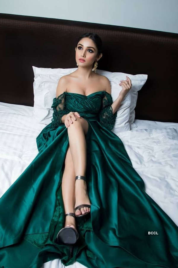 Roop actress Donal Bisht ups the glam quotient with her stunning pictures