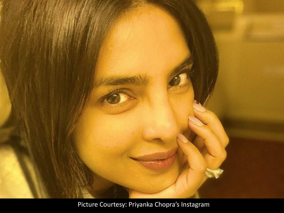 Priyanka Chopra's de-glam selfie is sure to blow away your Monday blues