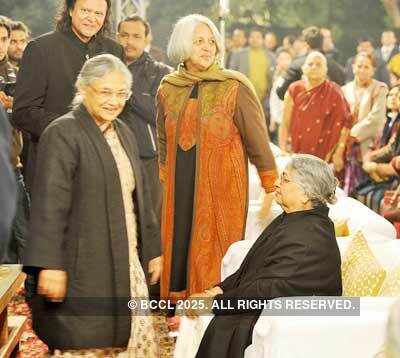 Play 'Gandhi Tum Zinda Ho' 