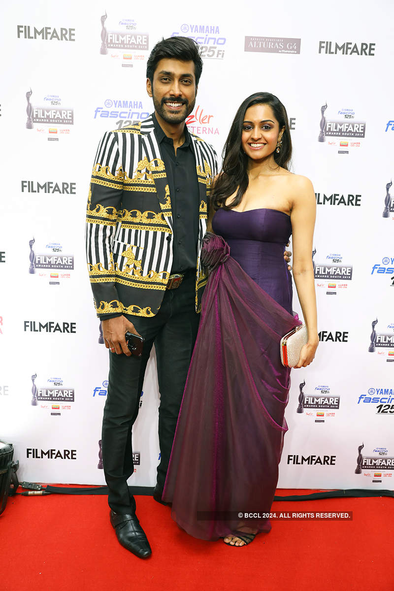 Glam celebs strike a pose and make an impact at the 66th Yamaha Fascino Filmfare Awards (South) 2019