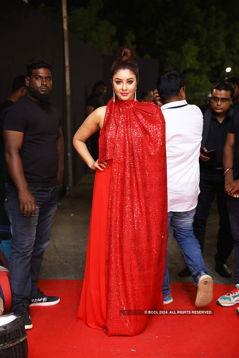 Glam celebs strike a pose and make an impact at the 66th Yamaha Fascino Filmfare Awards (South) 2019
