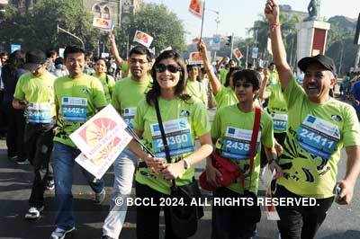 Celebs @ Mumbai marathon 2011