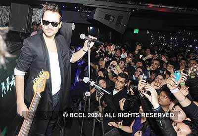 Edward Maya's live performance