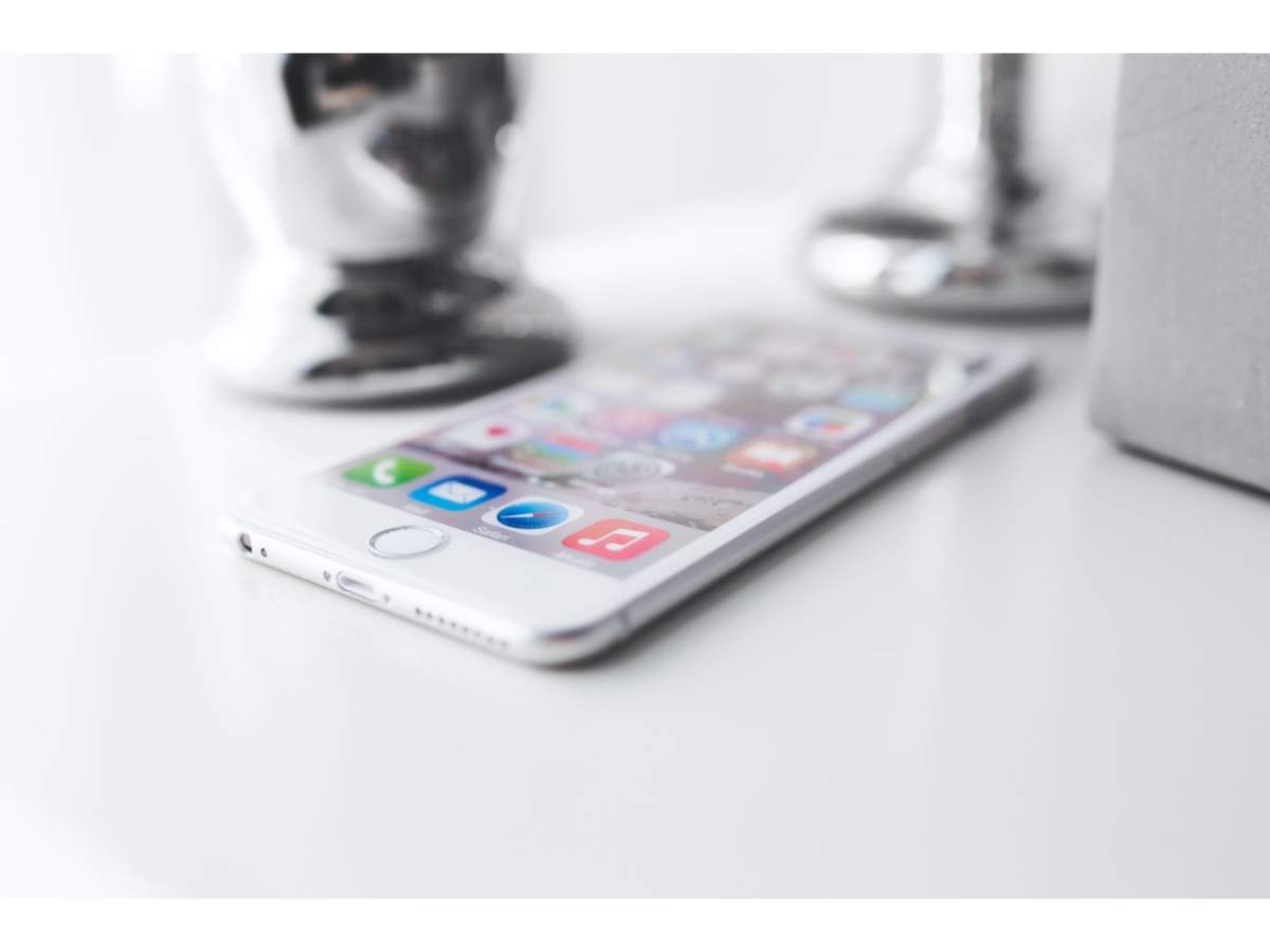 IPhone 6 Plus: Ra mắt năm 2015