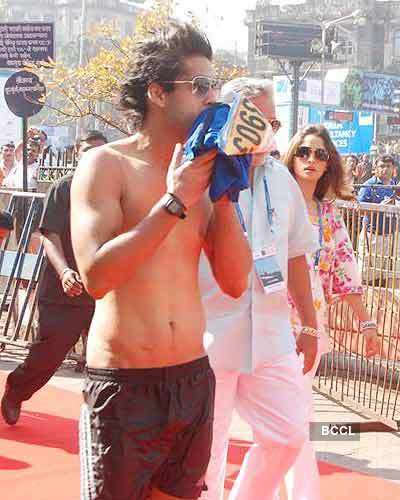 Celebs @ Mumbai marathon 2011