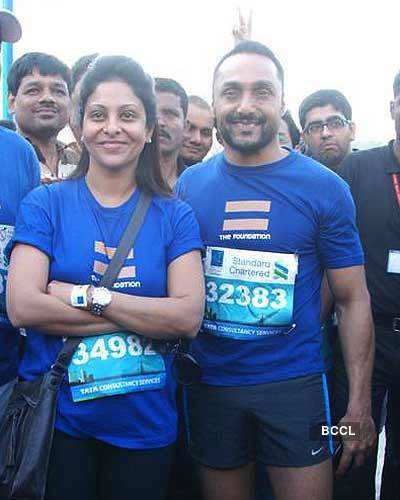 Celebs @ Mumbai marathon 2011