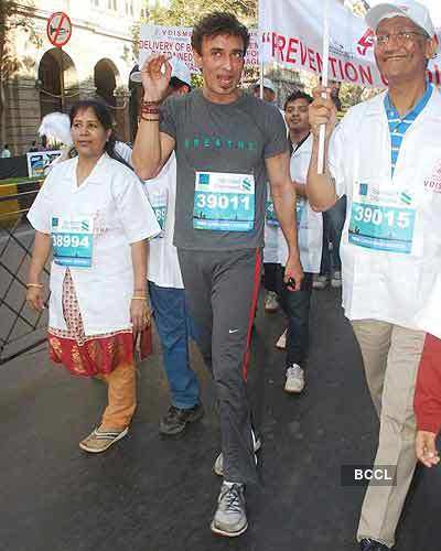 Celebs @ Mumbai marathon 2011