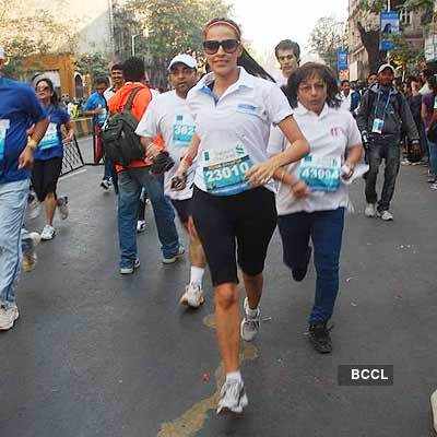 Celebs @ Mumbai marathon 2011