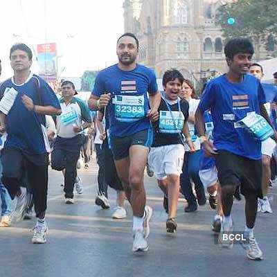 Celebs @ Mumbai marathon 2011