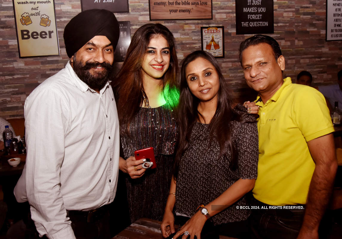 Revellers groove to hit Bollywood songs