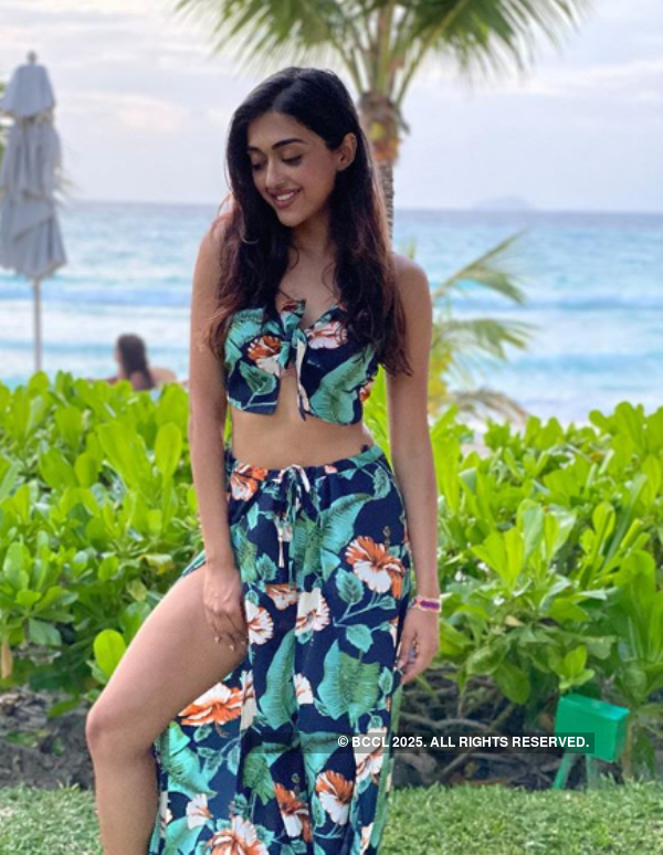 Gayatri Bhardwaj turns up the heat with her latest beach pictures