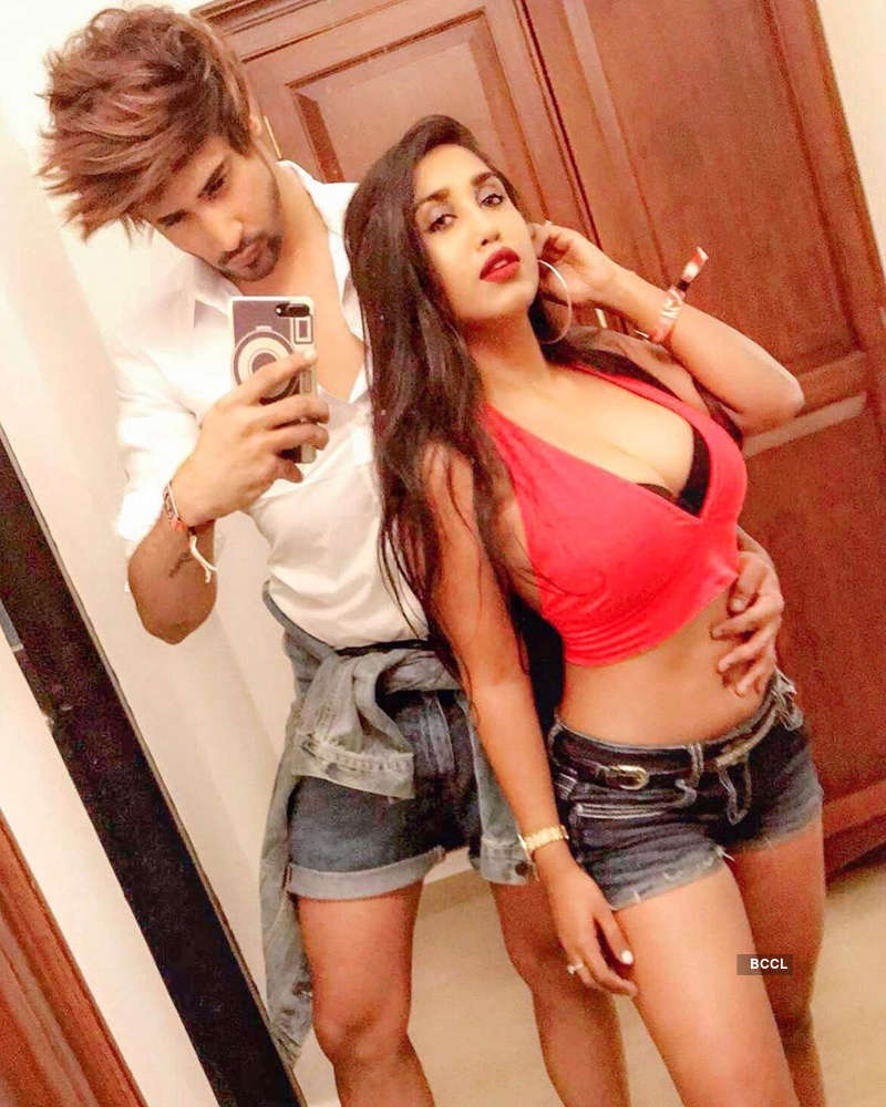 Pictures of Splitsvilla fame  are winning the internet