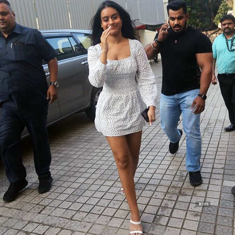 Nysa Devgn steps out in style with besties, see pictures