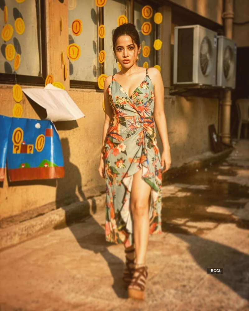 Urfi Javed commands attention with unconventional outfits, bewitching pictures make heads turn