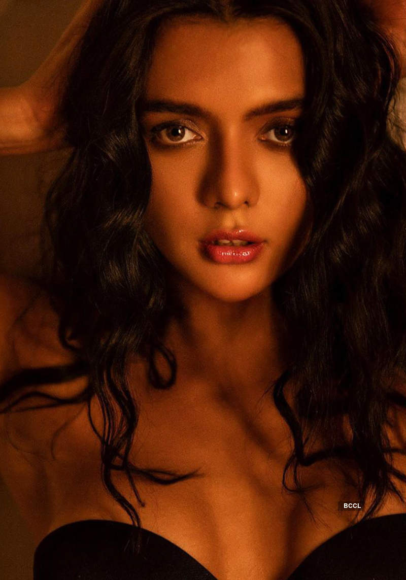 These captivating photoshoots of Ruhi Singh you surely can’t give a miss!