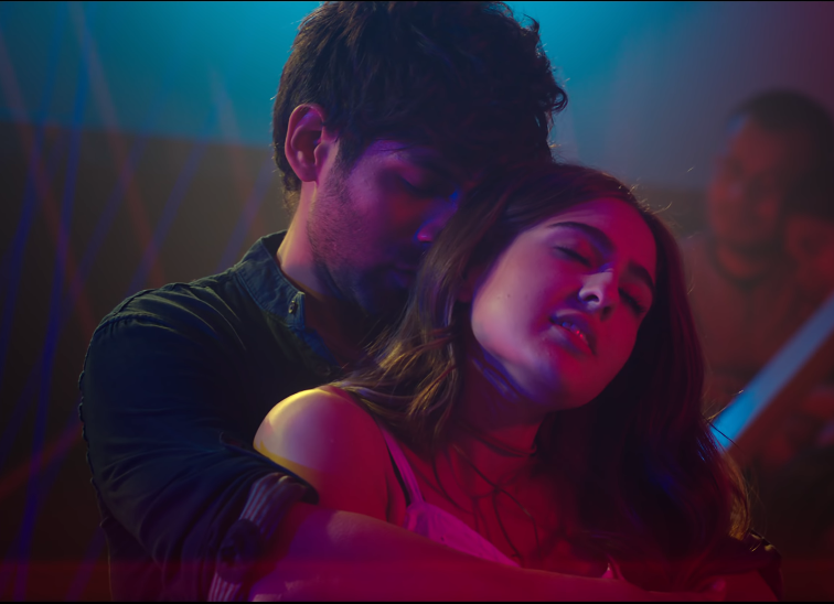 Love Aaj Kal Trailer Kartik Aaryan And Sara Ali Khan S Passionate Lip Lock Sets The Internet On Fire Hindi Movie News Times Of India