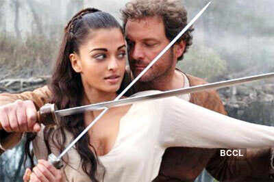 B'wood divas' warring ways!