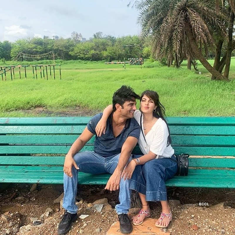 New loved-up pictures of Sushant Singh Rajput & Rhea Chakraborty are breaking the internet…